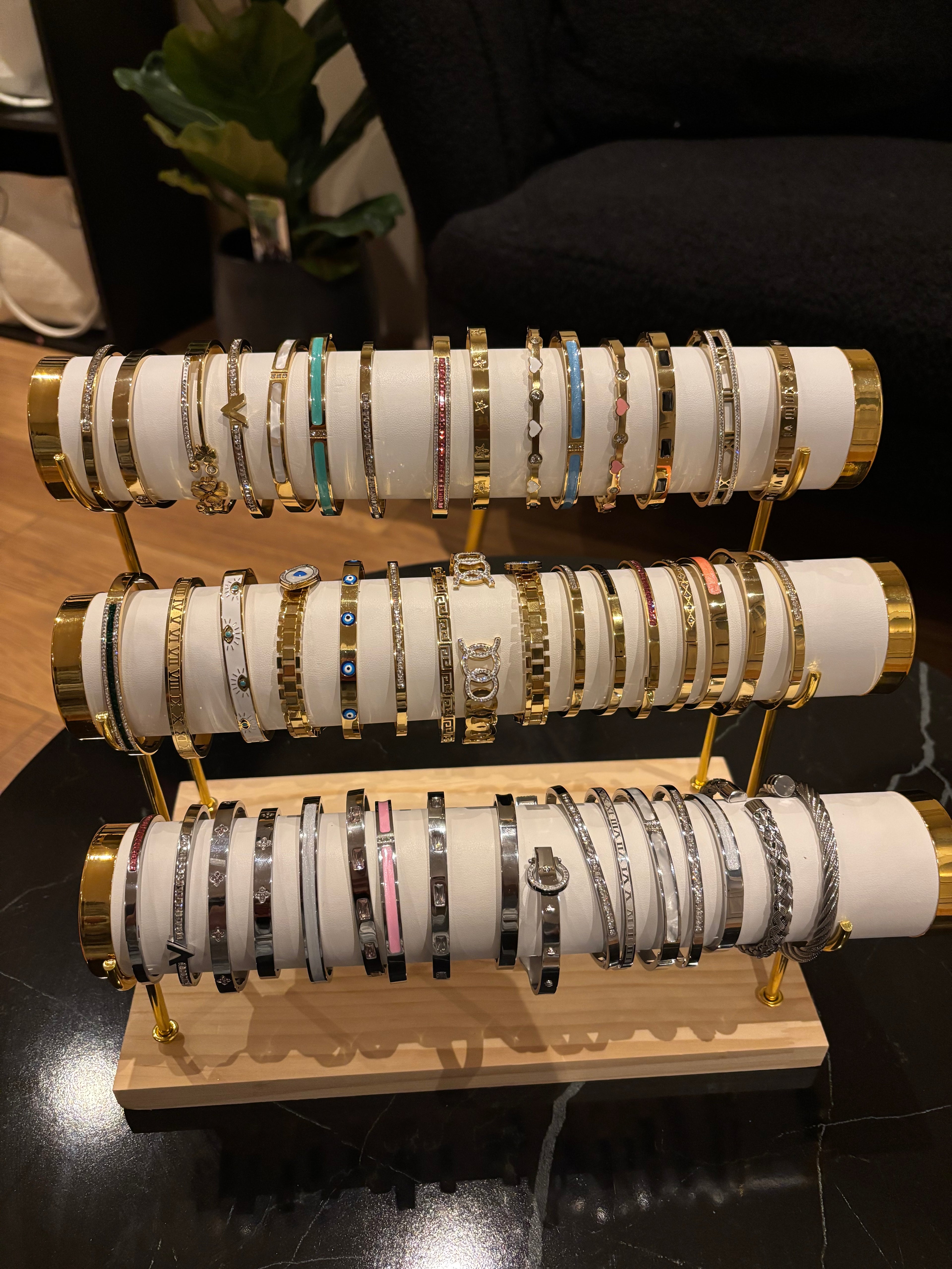 Armbanden goud en zilver willekeurig