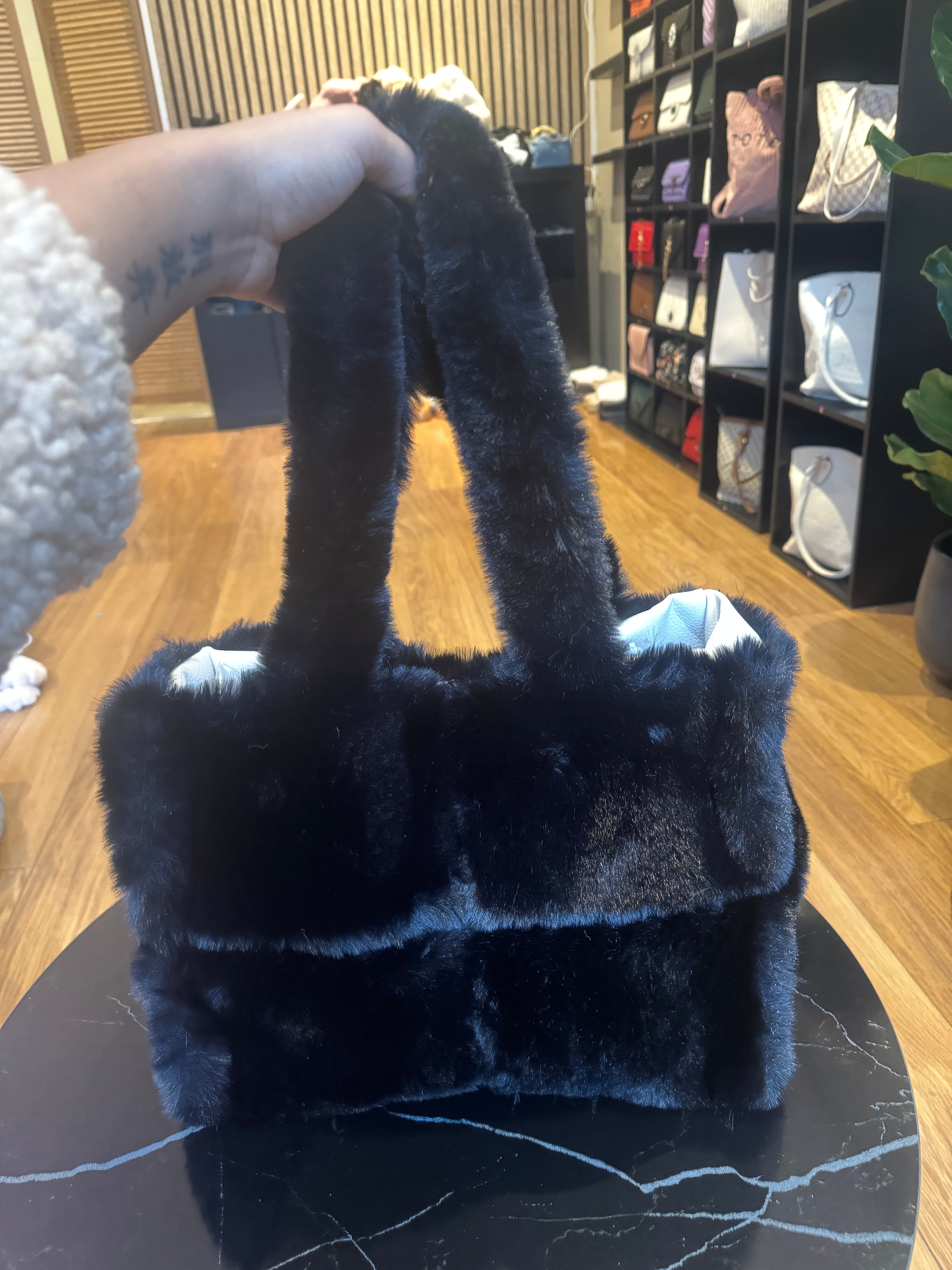 Fluffy Tas Zwart