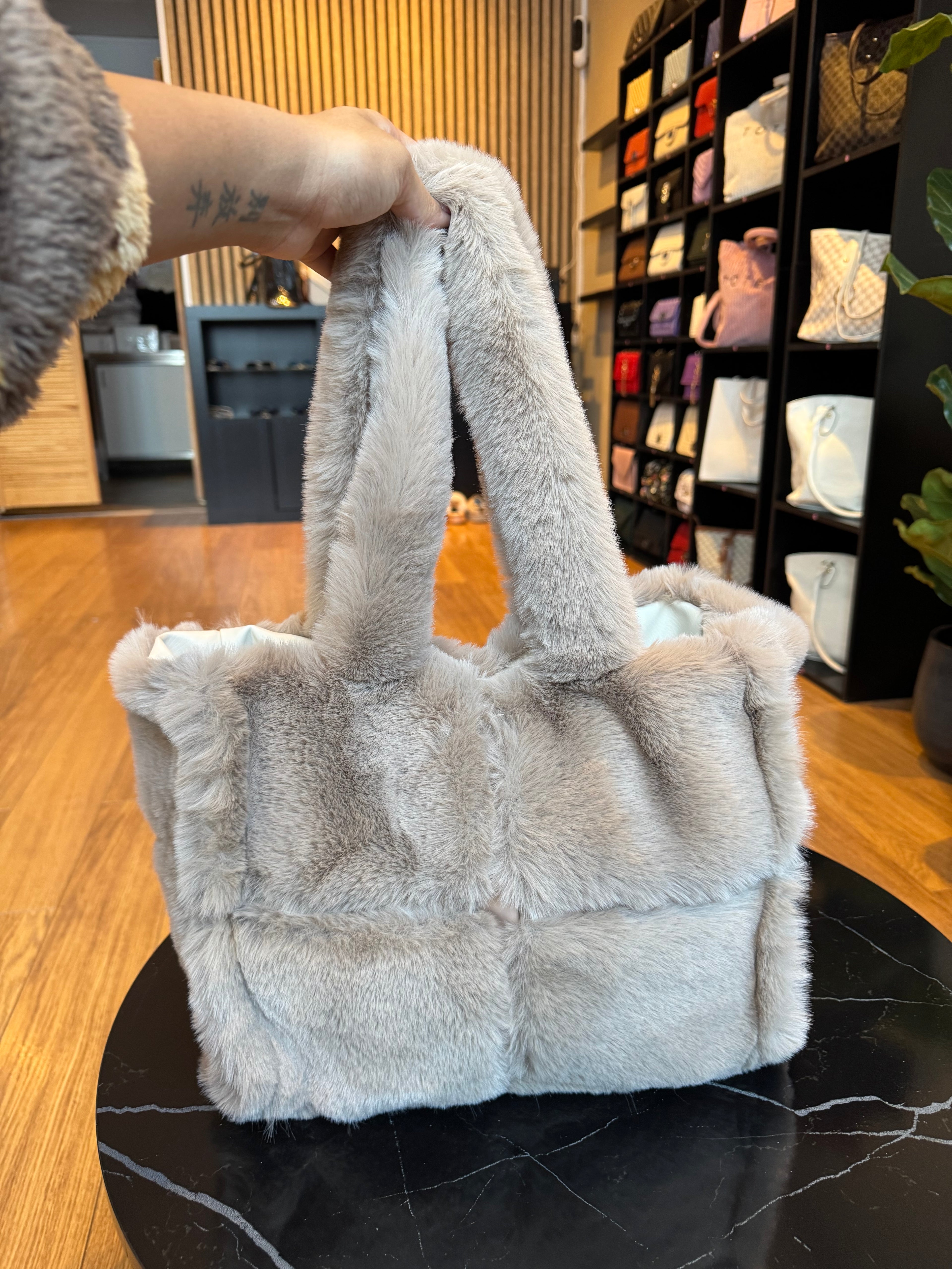 Chique Khaki Fluffy