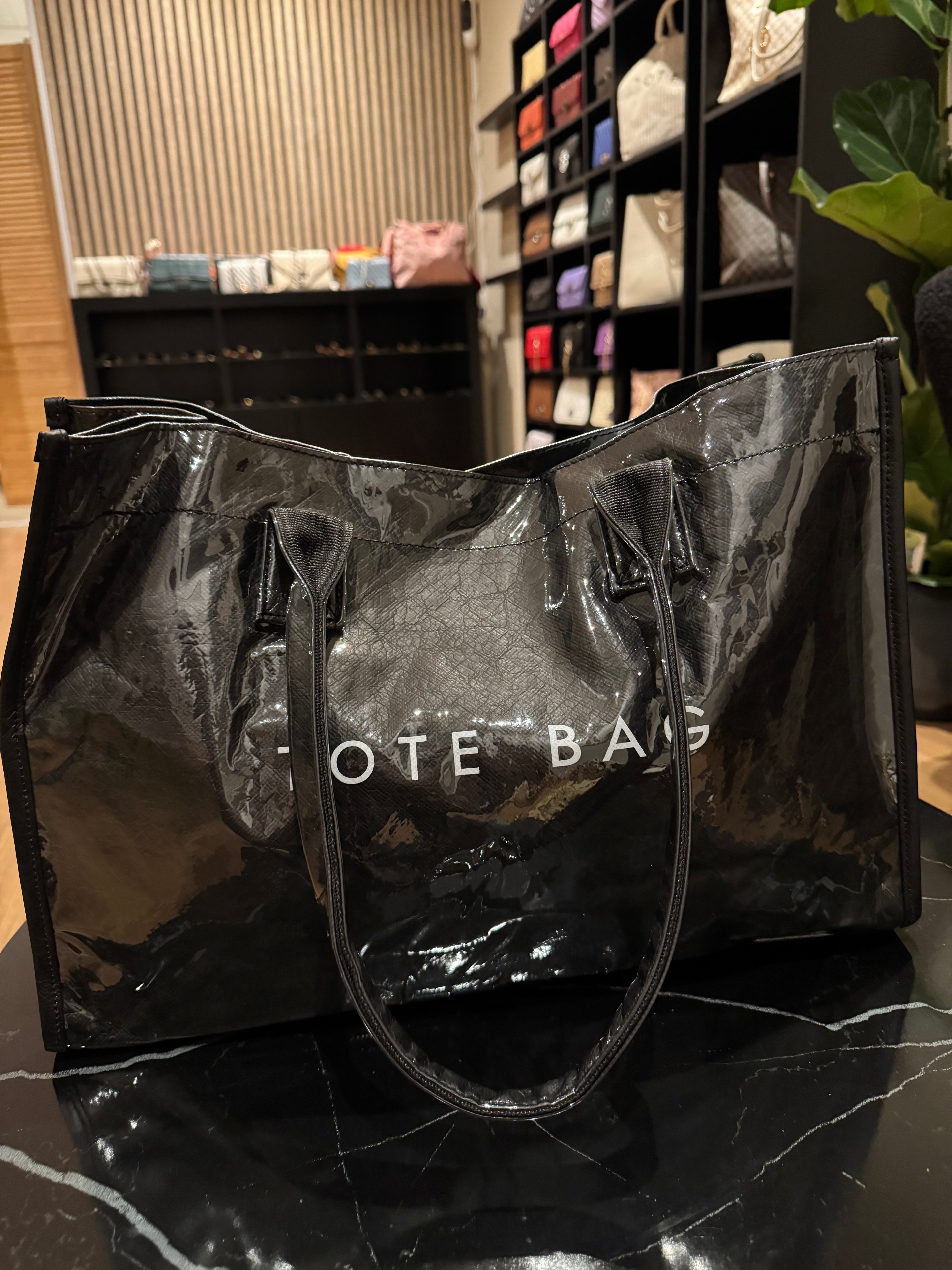 Tote Black Shiny