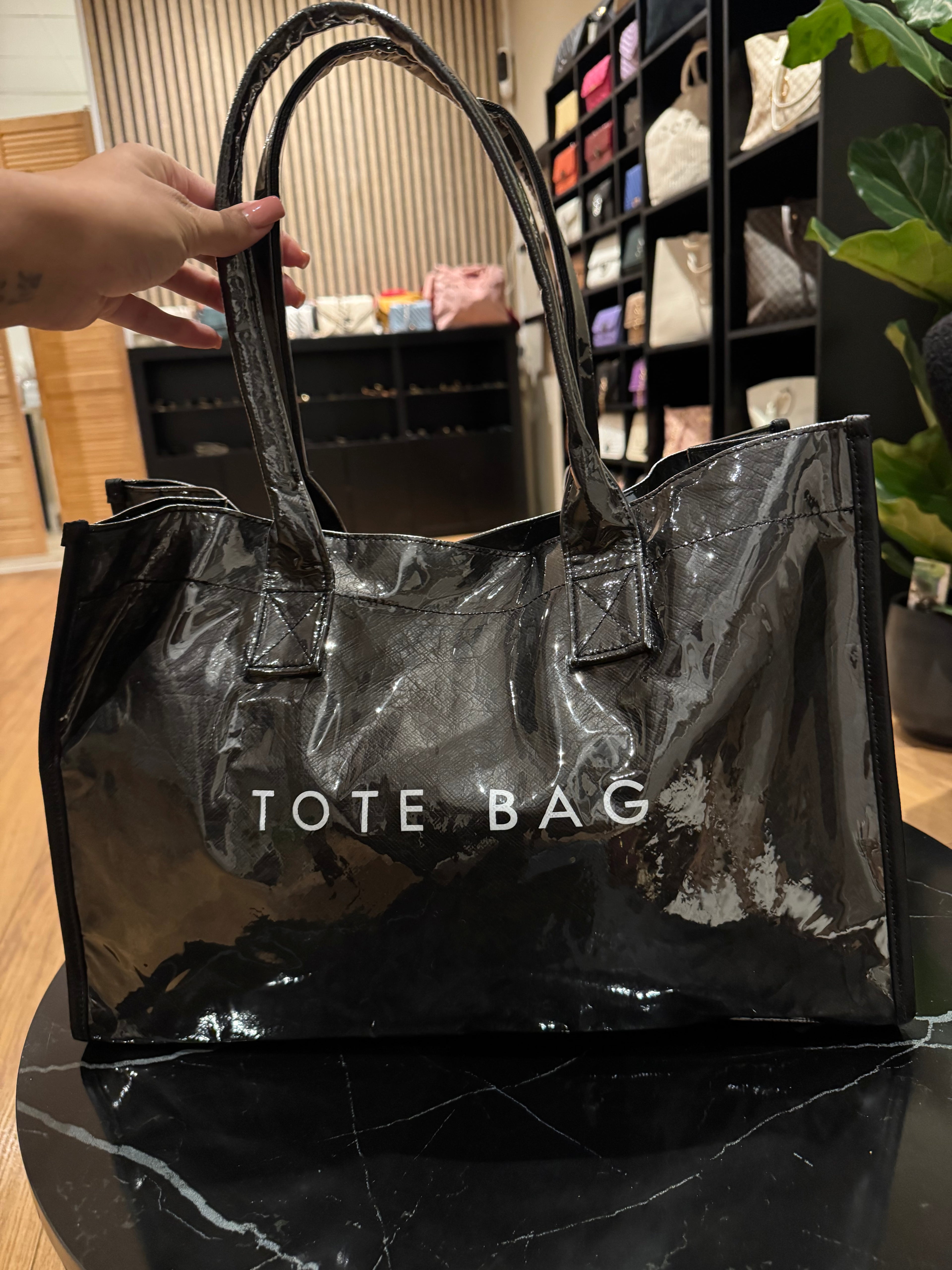 Tote Black Shiny