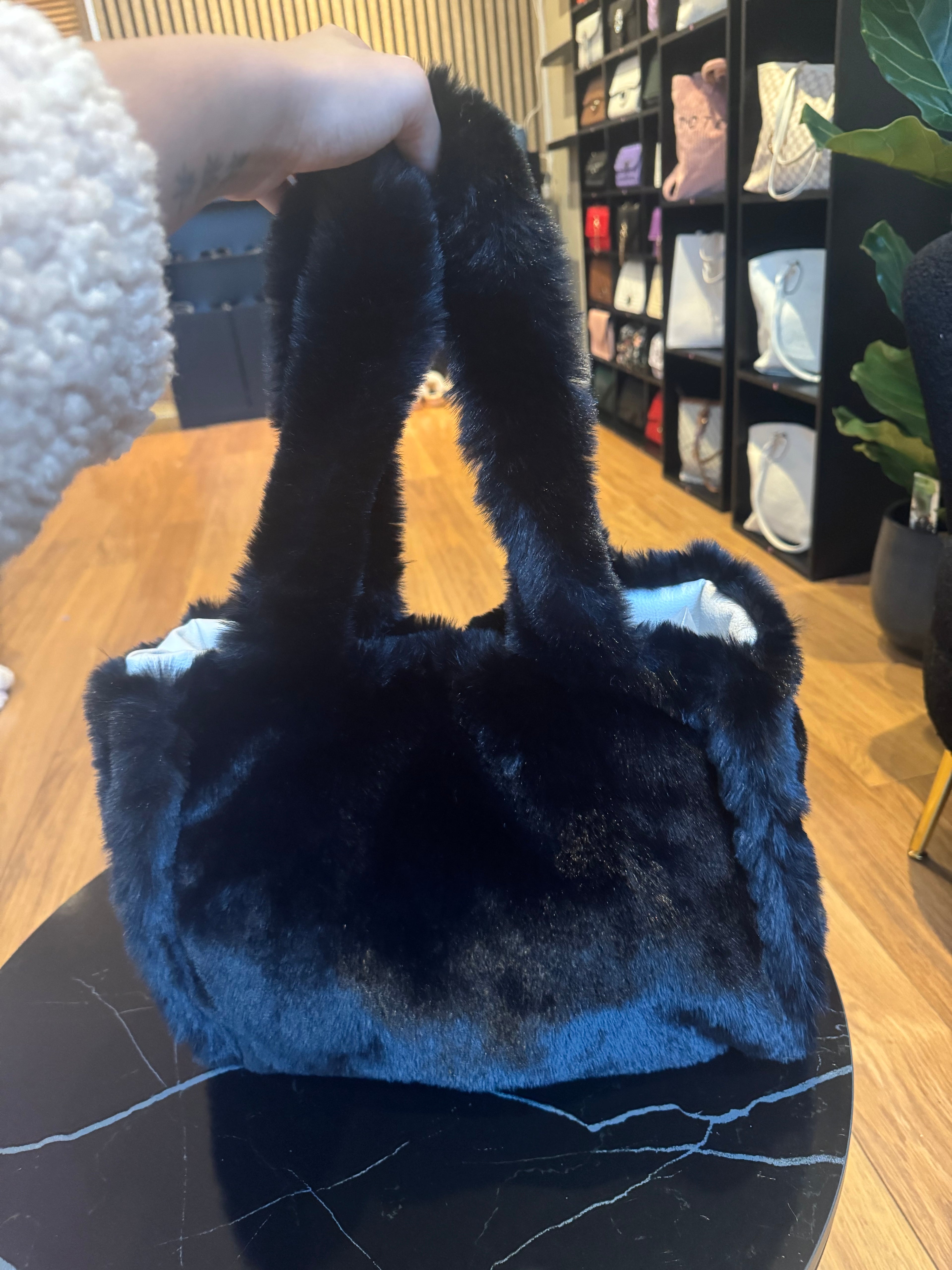 Fluffy Tas Zwart