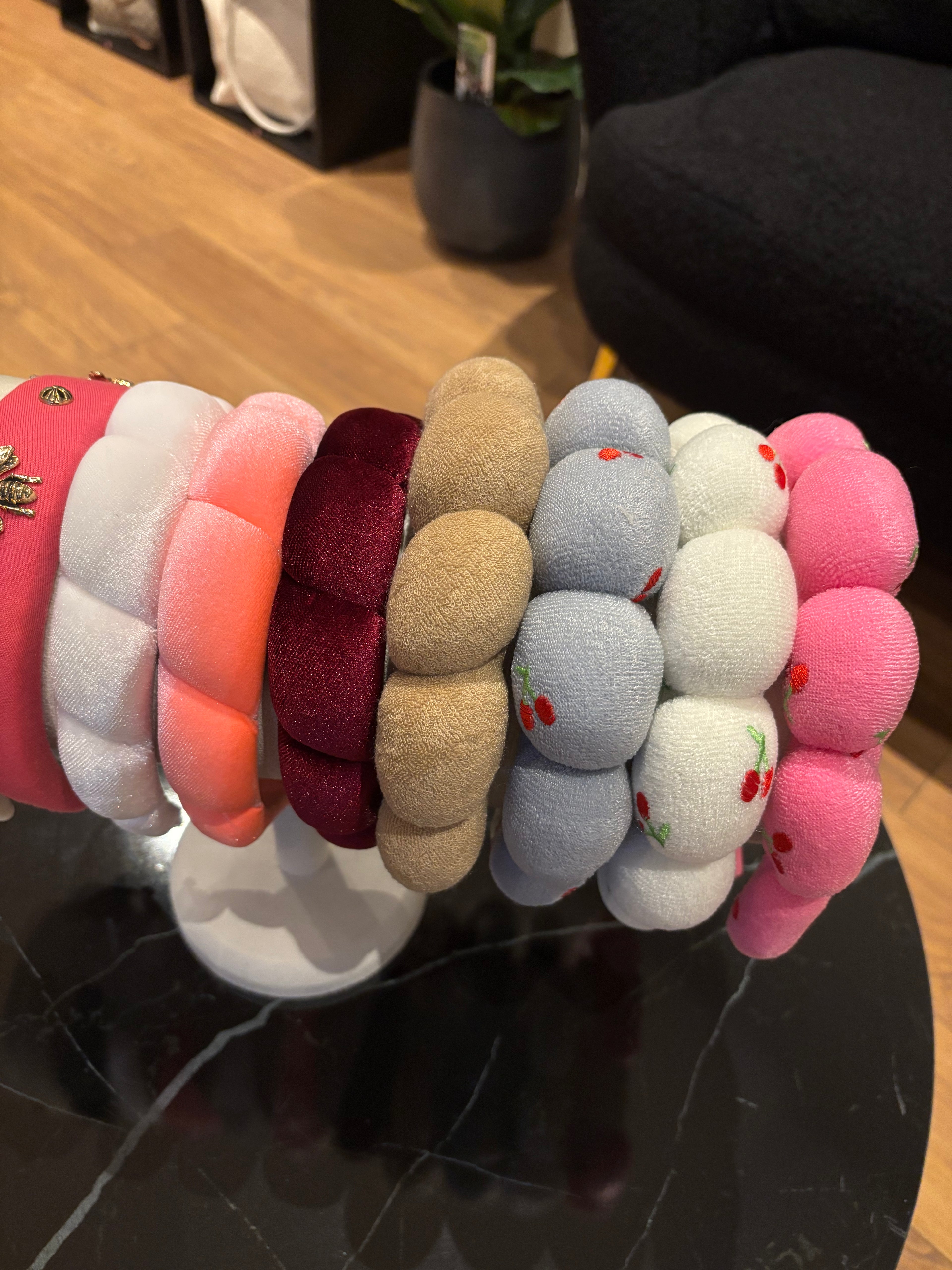 Haarbanden kers/wolk/bijen/steentjes willekeurig