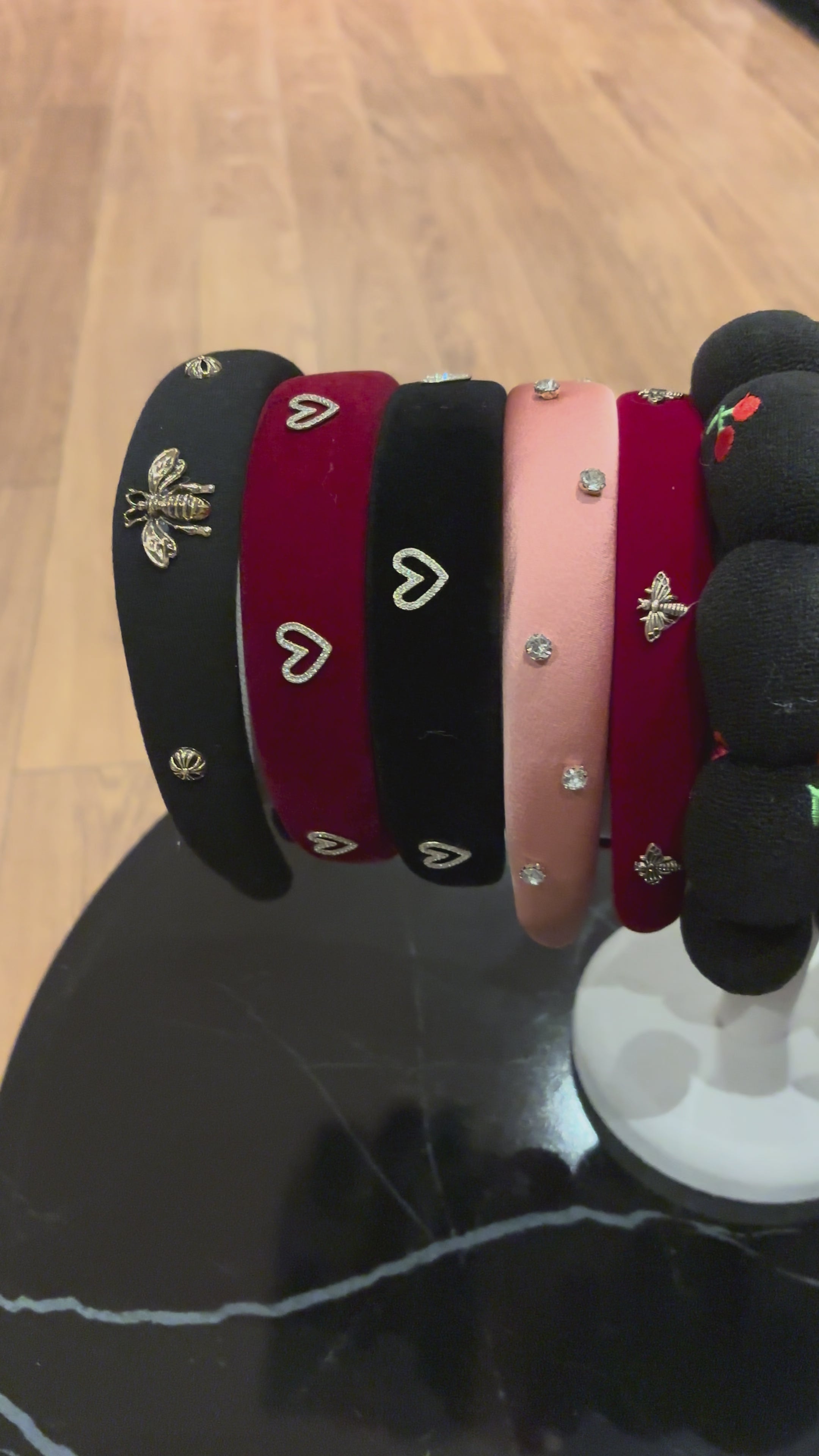 Haarbanden wolk/kers/steentjes/bijen willekeurig