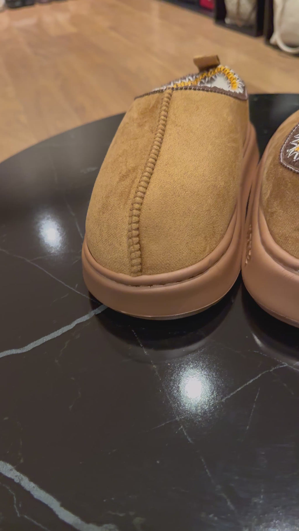 Pantoffels Camel Lookalike