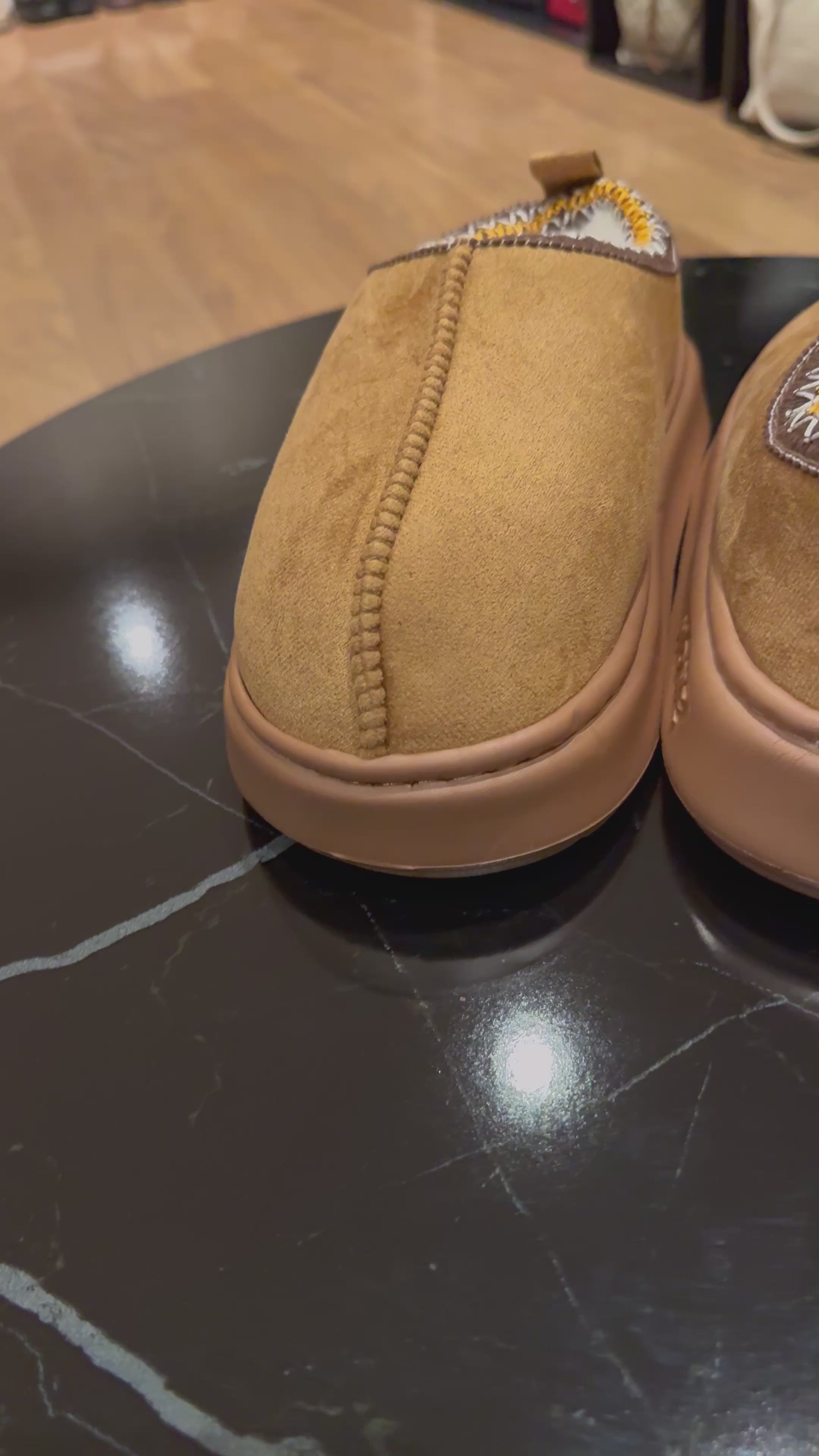 Pantoffels Camel Lookalike