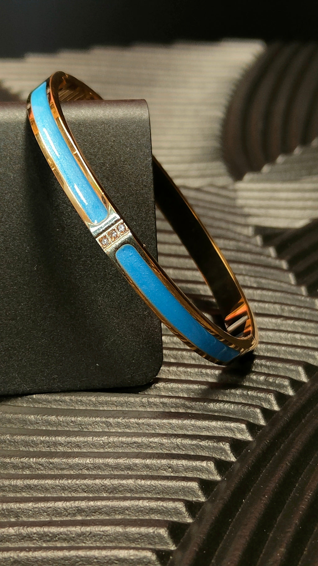 Armband Inlay Blue 3 Diamond look - Goud kleurig