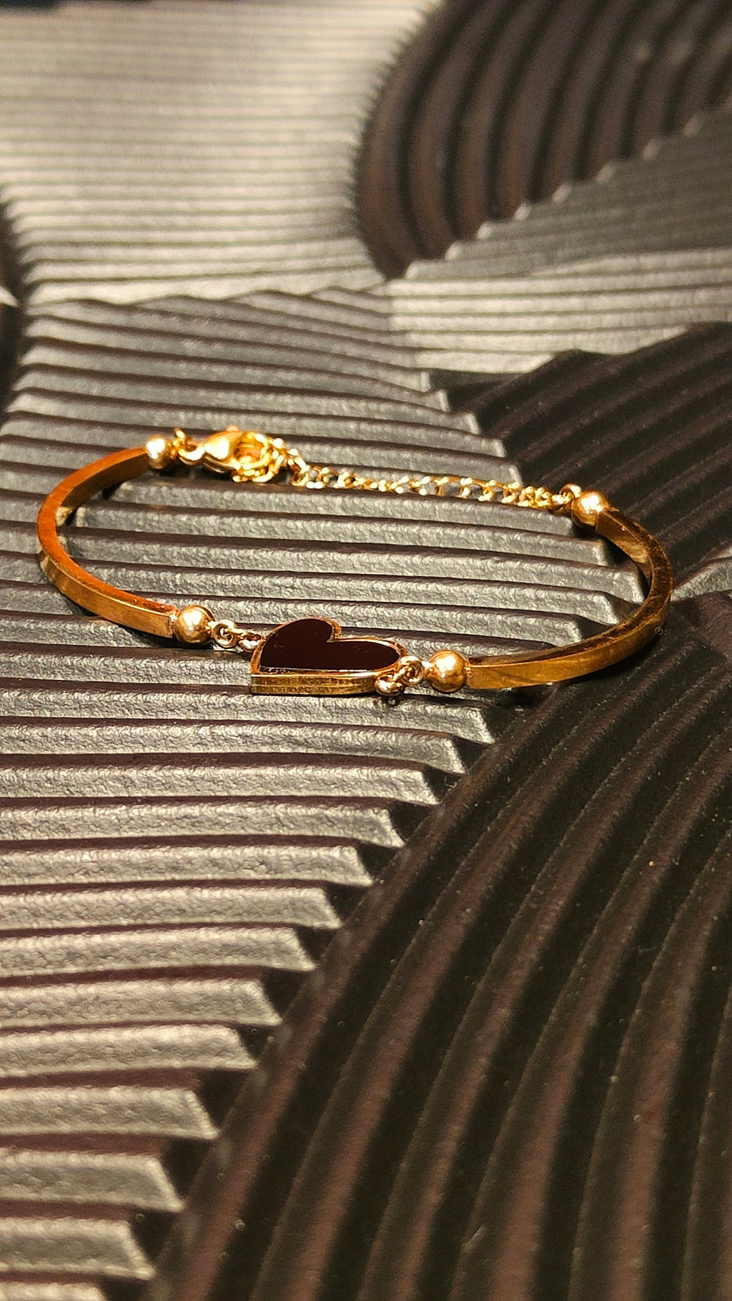 Armband Heart Black - Goud kleurig