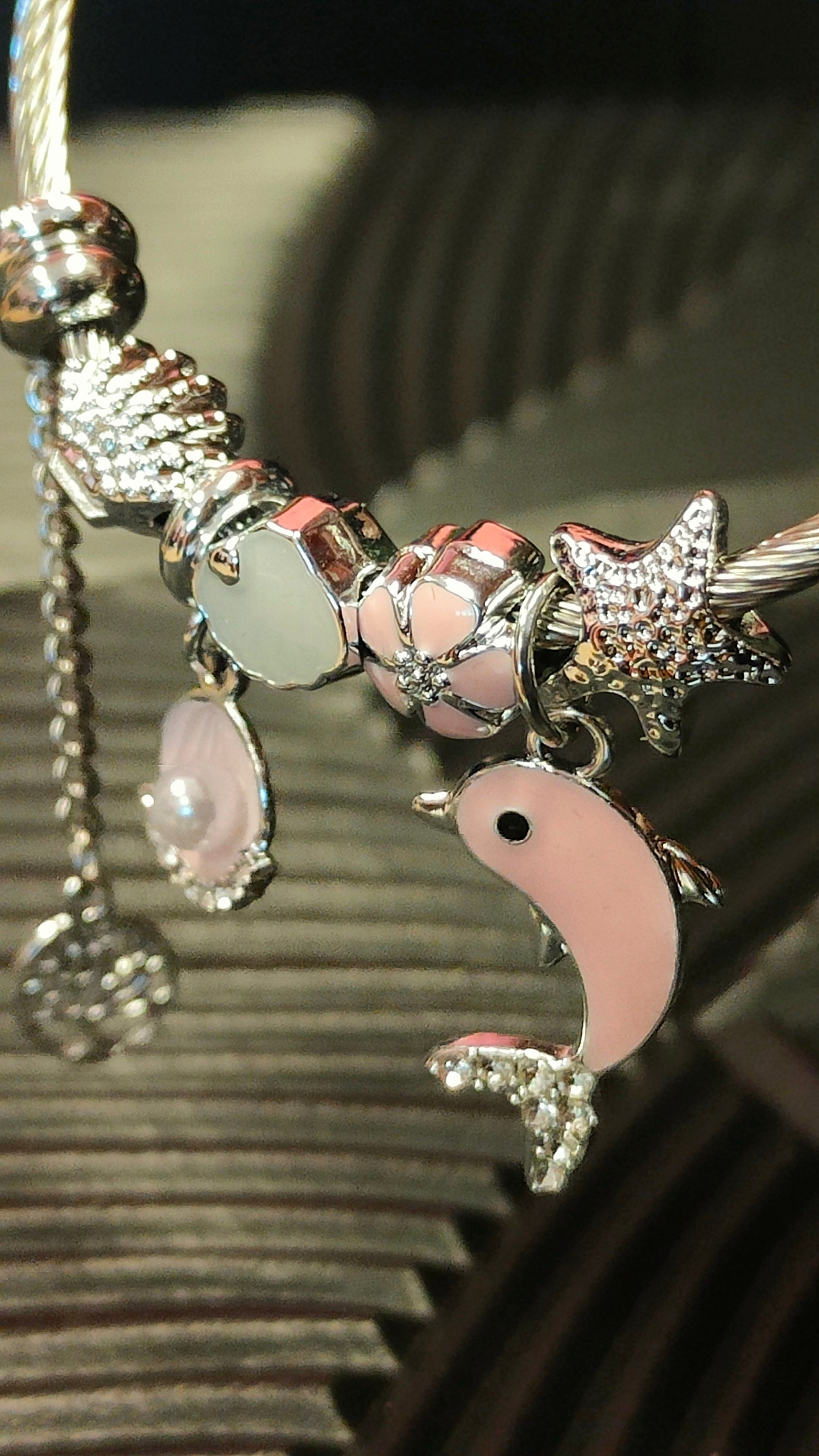 Armband Wire - Dolphin, Oyster & sea hangers - zilver kleurig