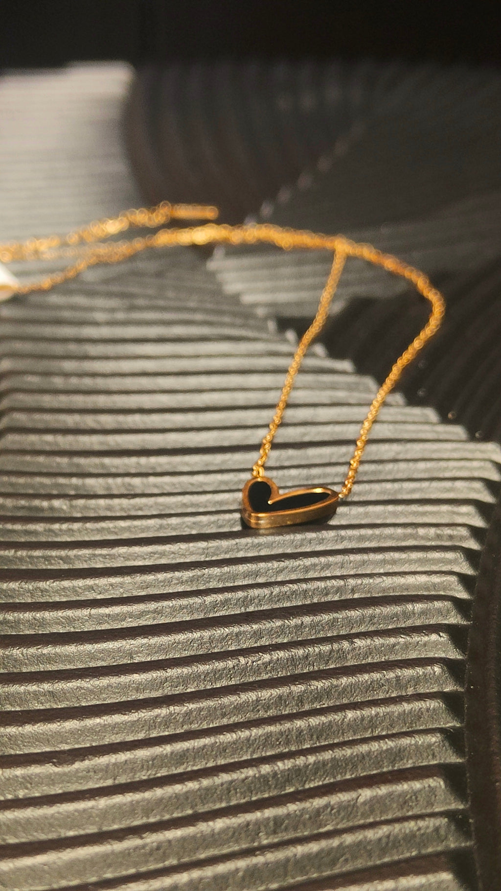 Ketting Inlay Heart Black- Goud kleurig