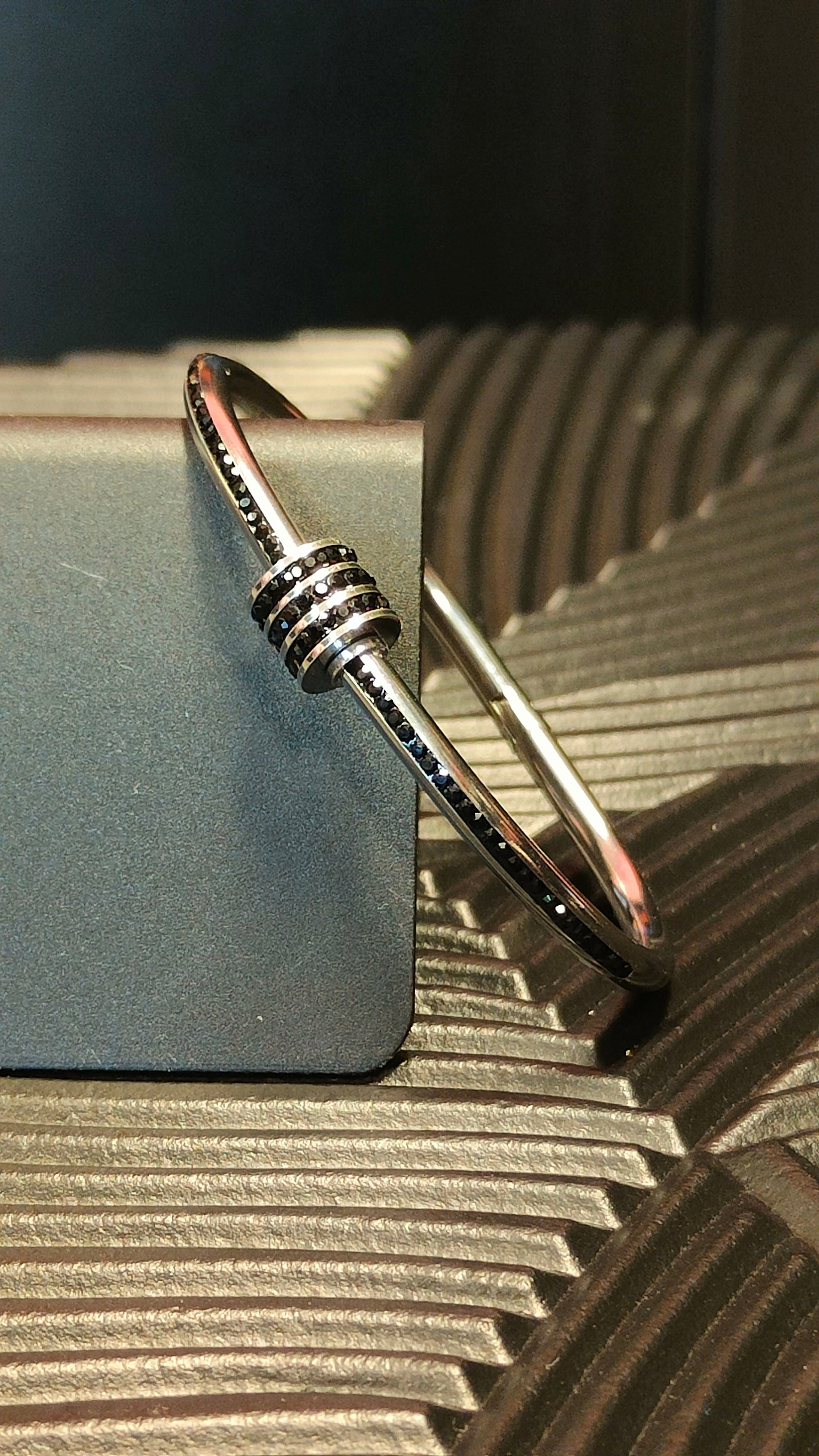 Armband Cilinder & Diamond look inlay Black - zilver kleurig