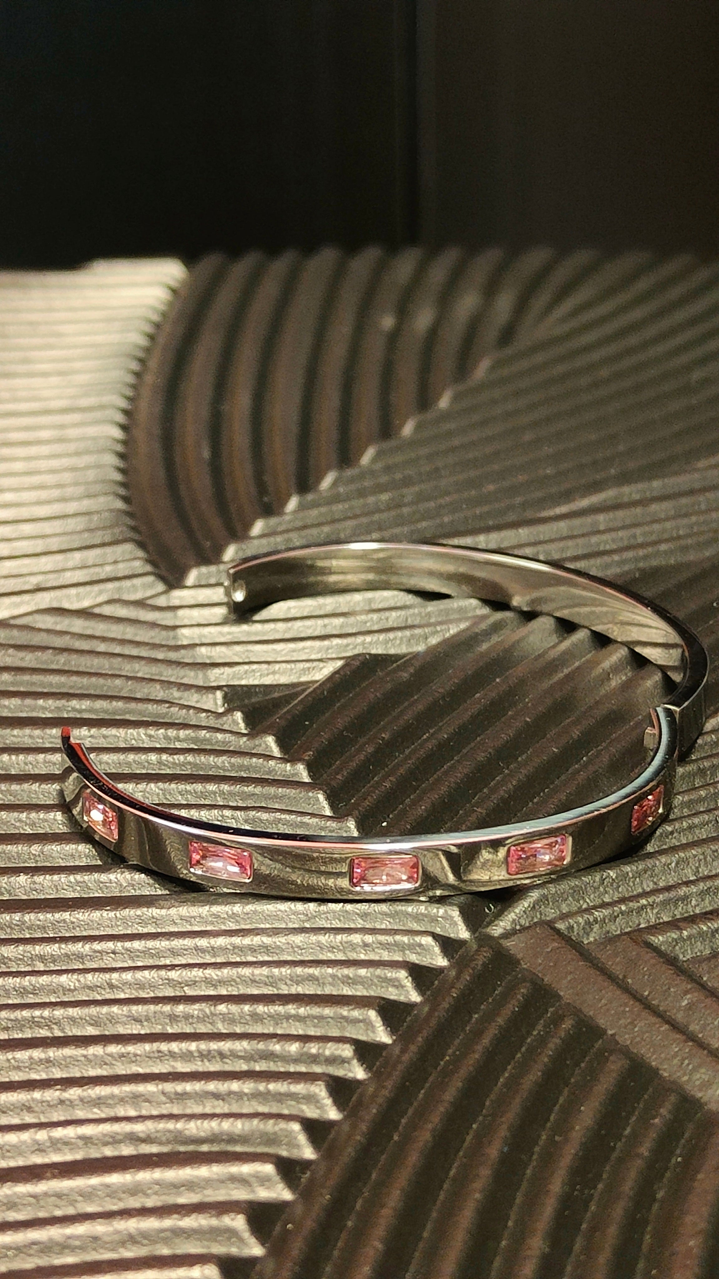 Armband Square Diamond look Pink - zilver kleurig
