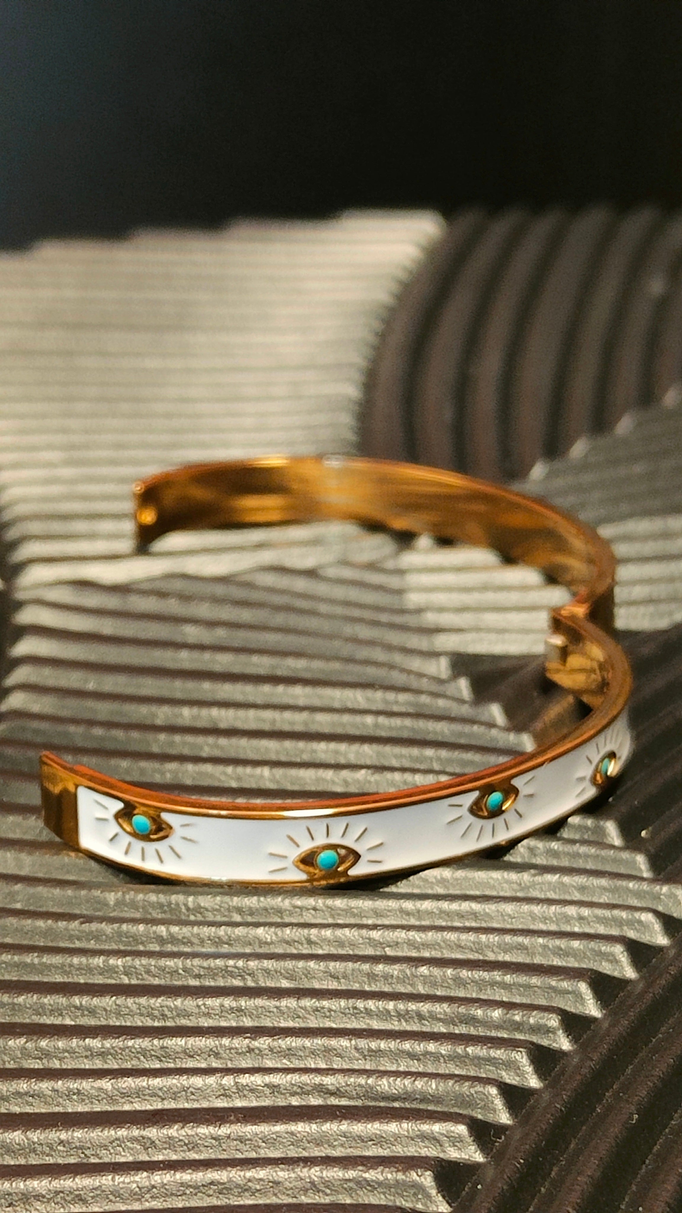 Armband Inlay Eyes White - Goud kleurig