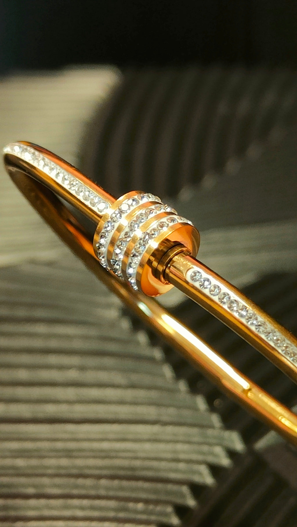 Armband Cilinder & Diamond look inlay - Goud kleurig