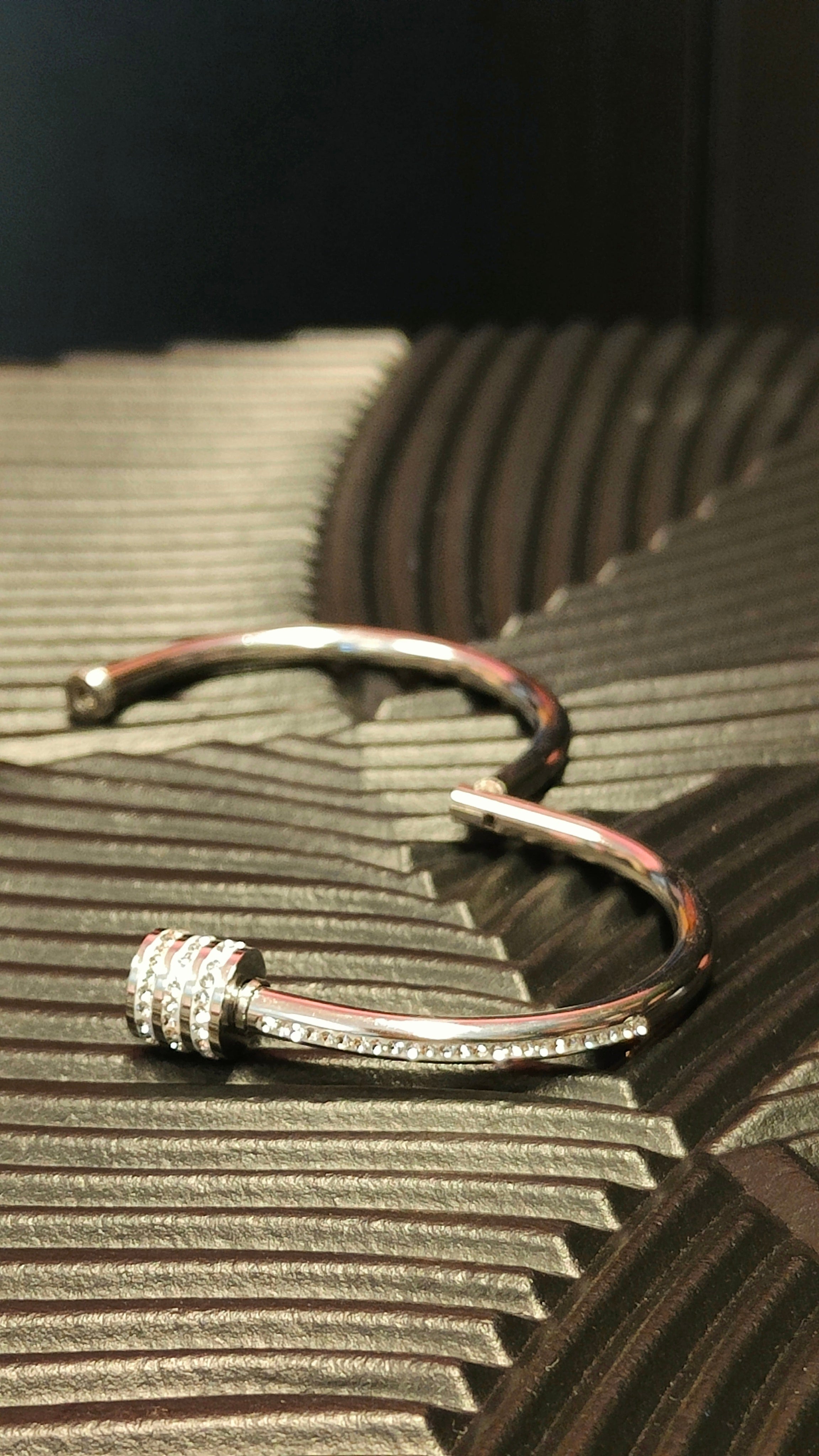 Armband Cilinder & Diamond look inlay - zilver kleurig